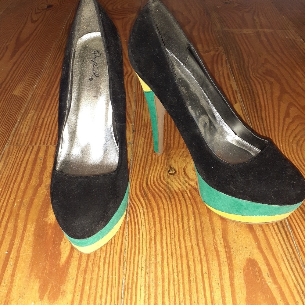Gently worn Jamaican themed heels